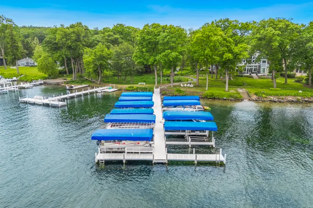 $6,999,500 | 1572 North Creekside Lane, Linn, WI 53147