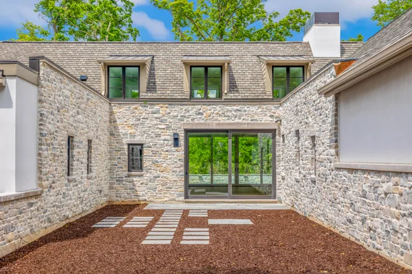 $6,725,000 | 1572 North Creekside Lane, Linn, WI 53147