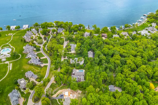 $6,999,500 | 1572 North Creekside Lane, Linn, WI 53147