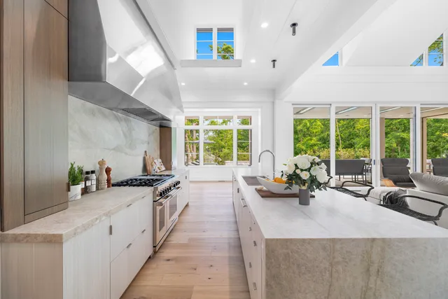 $6,999,500 | 1572 North Creekside Lane, Linn, WI 53147