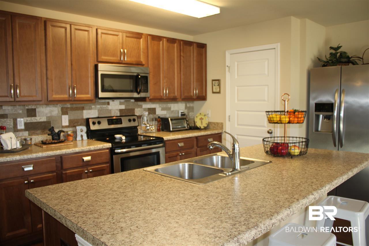 6951 Crimson Ridge Street Gulf Shores, AL 36542 - Photo 13 of 33 Kitchen