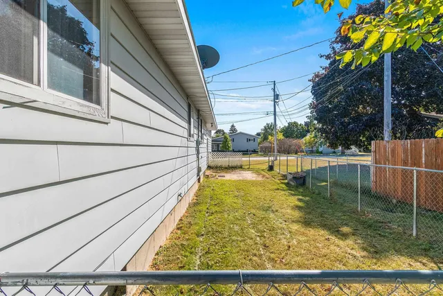 $174,900 | 1807 Lincoln Street, Marinette, WI 54143