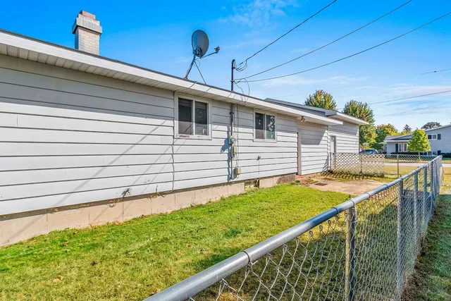 $174,900 | 1807 Lincoln Street, Marinette, WI 54143