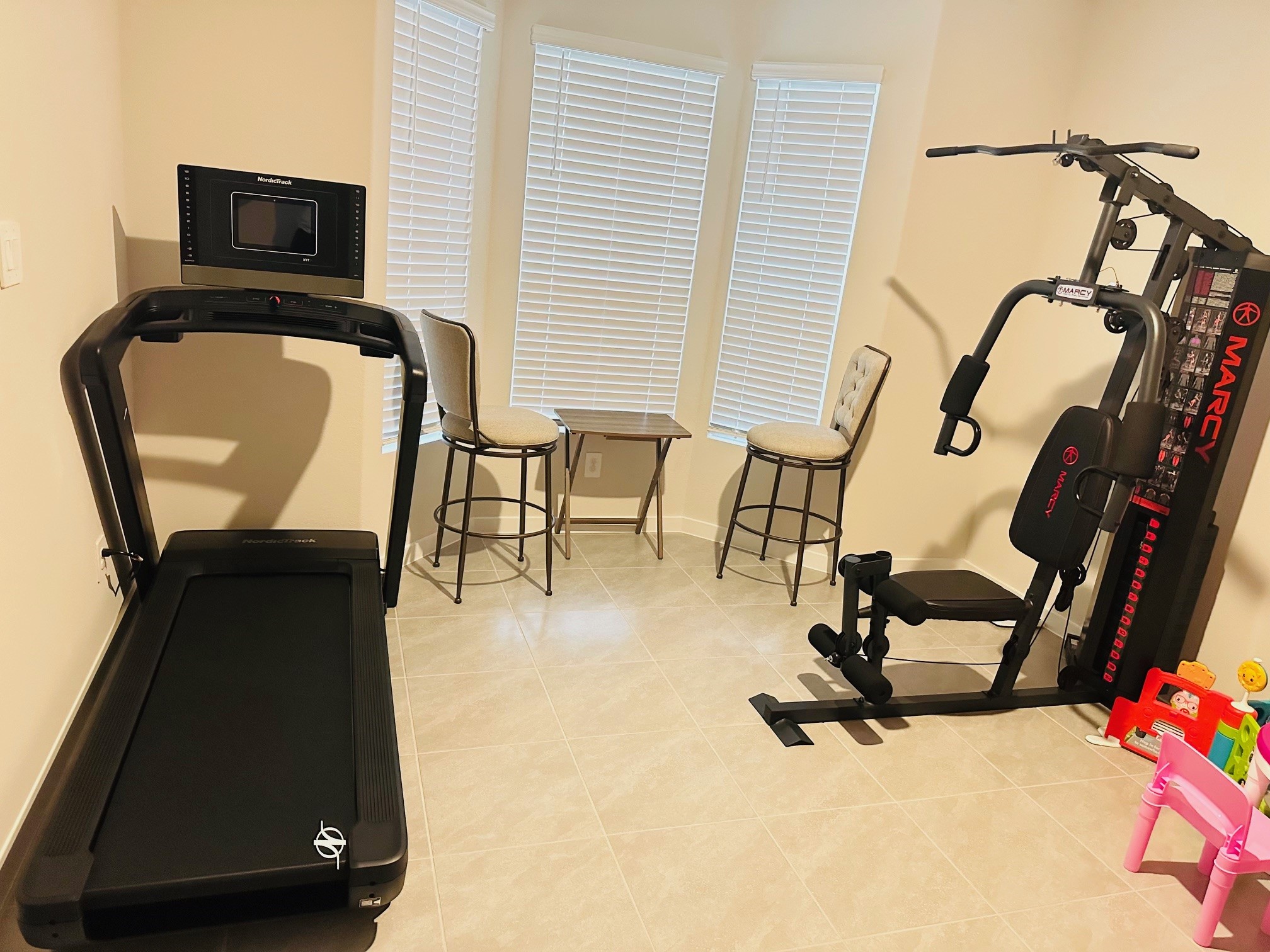 10818 Bodie Hls Drive Rosharon, TX 77583 - Photo 15 of 21 a view of a livingroom with furniture and a window