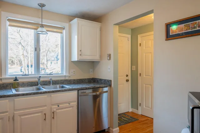 $425,000 | 10 Chickadee Lane, Unit 10, Kennebunk, ME 04043