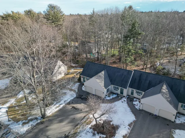 $425,000 | 10 Chickadee Lane, Unit 10, Kennebunk, ME 04043