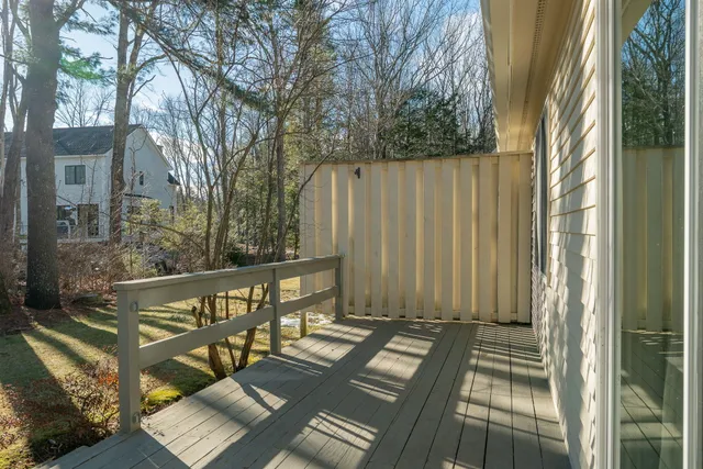 $425,000 | 10 Chickadee Lane, Unit 10, Kennebunk, ME 04043