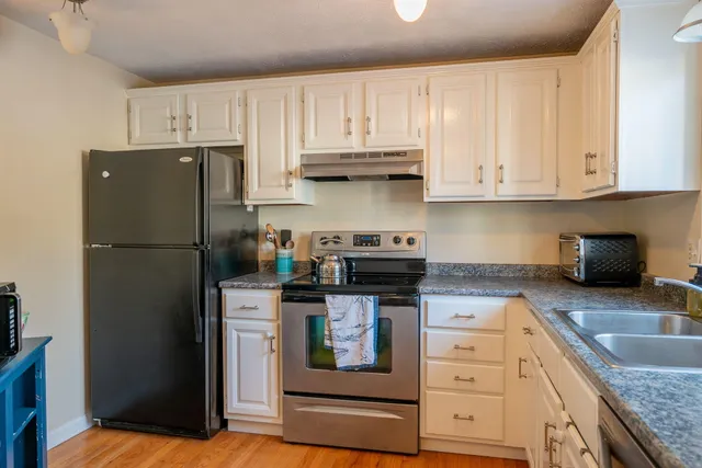 $425,000 | 10 Chickadee Lane, Unit 10, Kennebunk, ME 04043