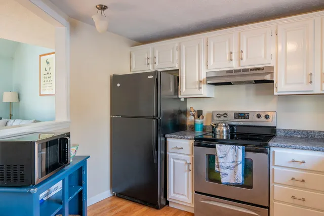 $425,000 | 10 Chickadee Lane, Unit 10, Kennebunk, ME 04043