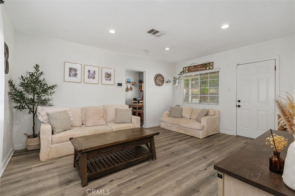 6050 Colonial Drive Riverside, CA 92506 - Photo 9 of 39