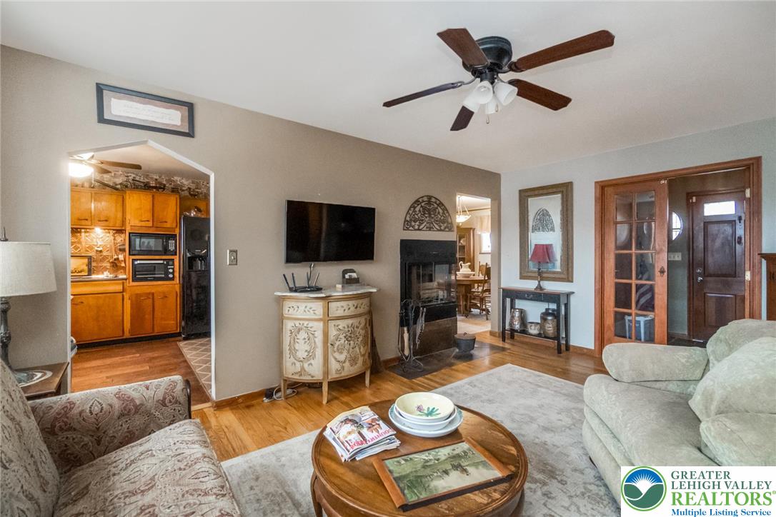 1056 Graham Street Fountain Hill, PA 18015 - Photo 10 of 43