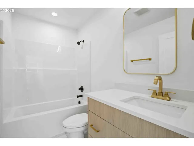 $449,500 | 10909 Northeast 64th Court, Unit LOT #3, Vancouver, WA 98686