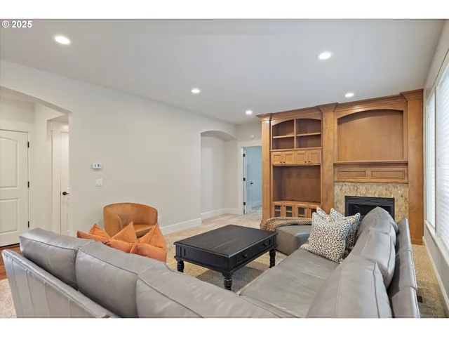 $699,999 | 2875 Southeast Elliott Drive, Gresham, OR 97080