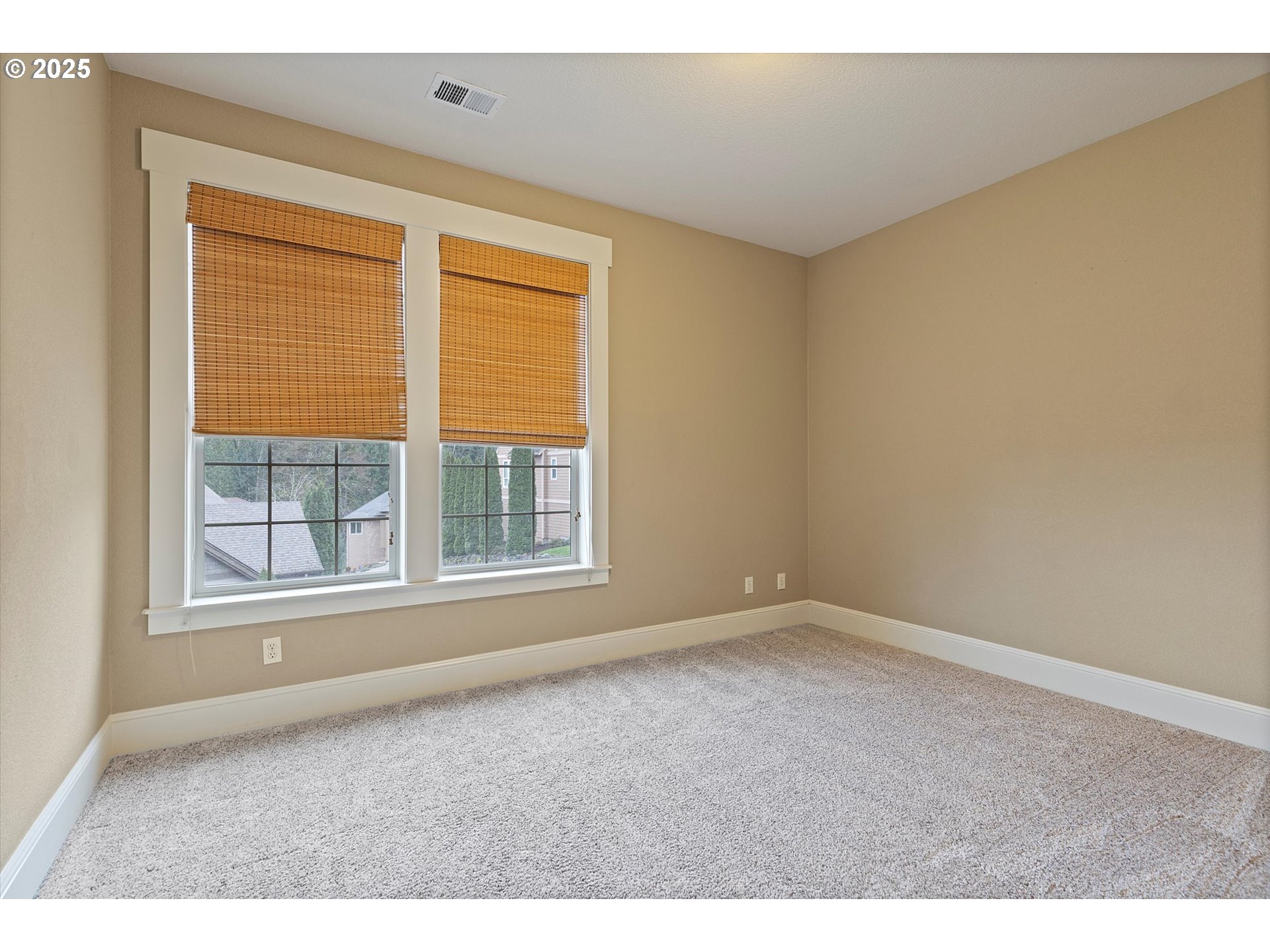 2875 Southeast Elliott Drive Gresham, OR 97080 - Photo 26 of 48 an empty room with a window