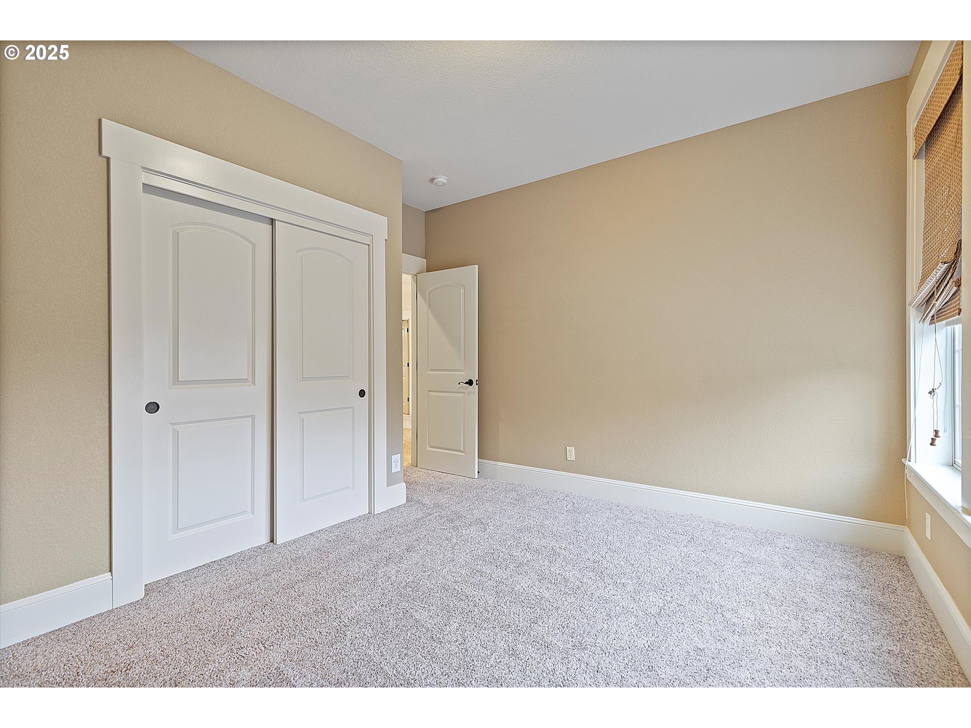 2875 Southeast Elliott Drive Gresham, OR 97080 - Photo 27 of 48 a view of an empty room