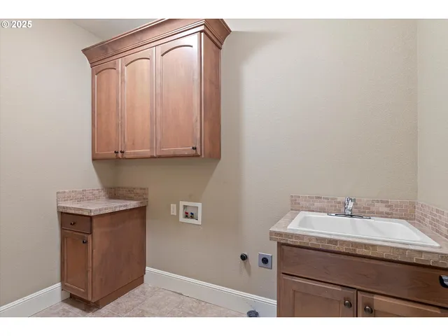 $699,999 | 2875 Southeast Elliott Drive, Gresham, OR 97080