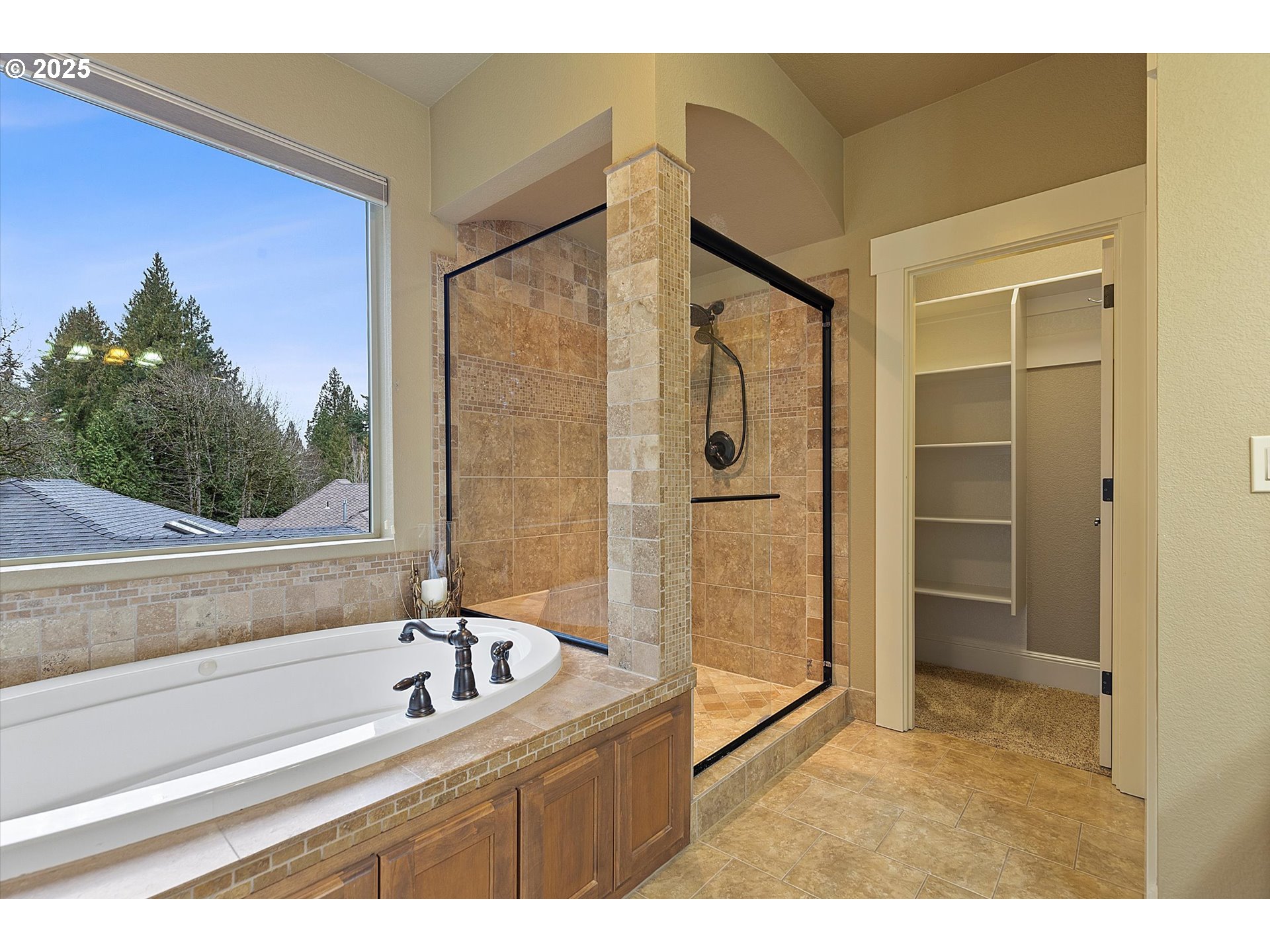 2875 Southeast Elliott Drive Gresham, OR 97080 - Photo 38 of 48 a bathroom with a bathtub and a shower