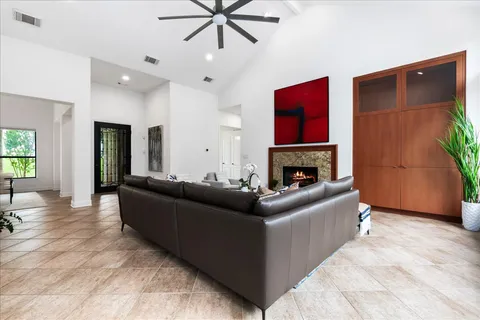 $1,100,000 | 37 Autumn Oaks Drive, The Hills, TX 78738