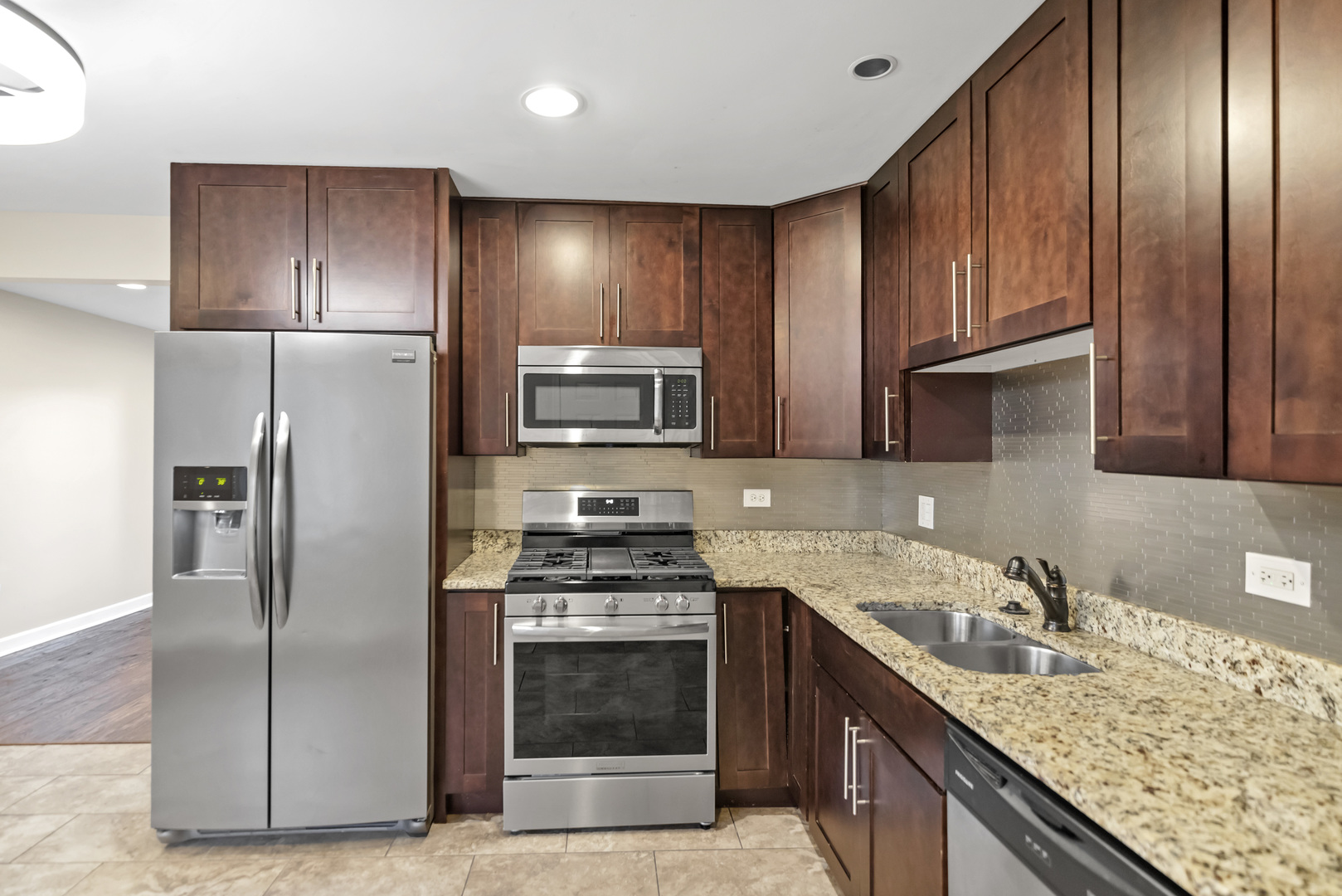 114 Ridge Circle Streamwood, IL 60107 - Photo 17 of 23 Gallery Image 17