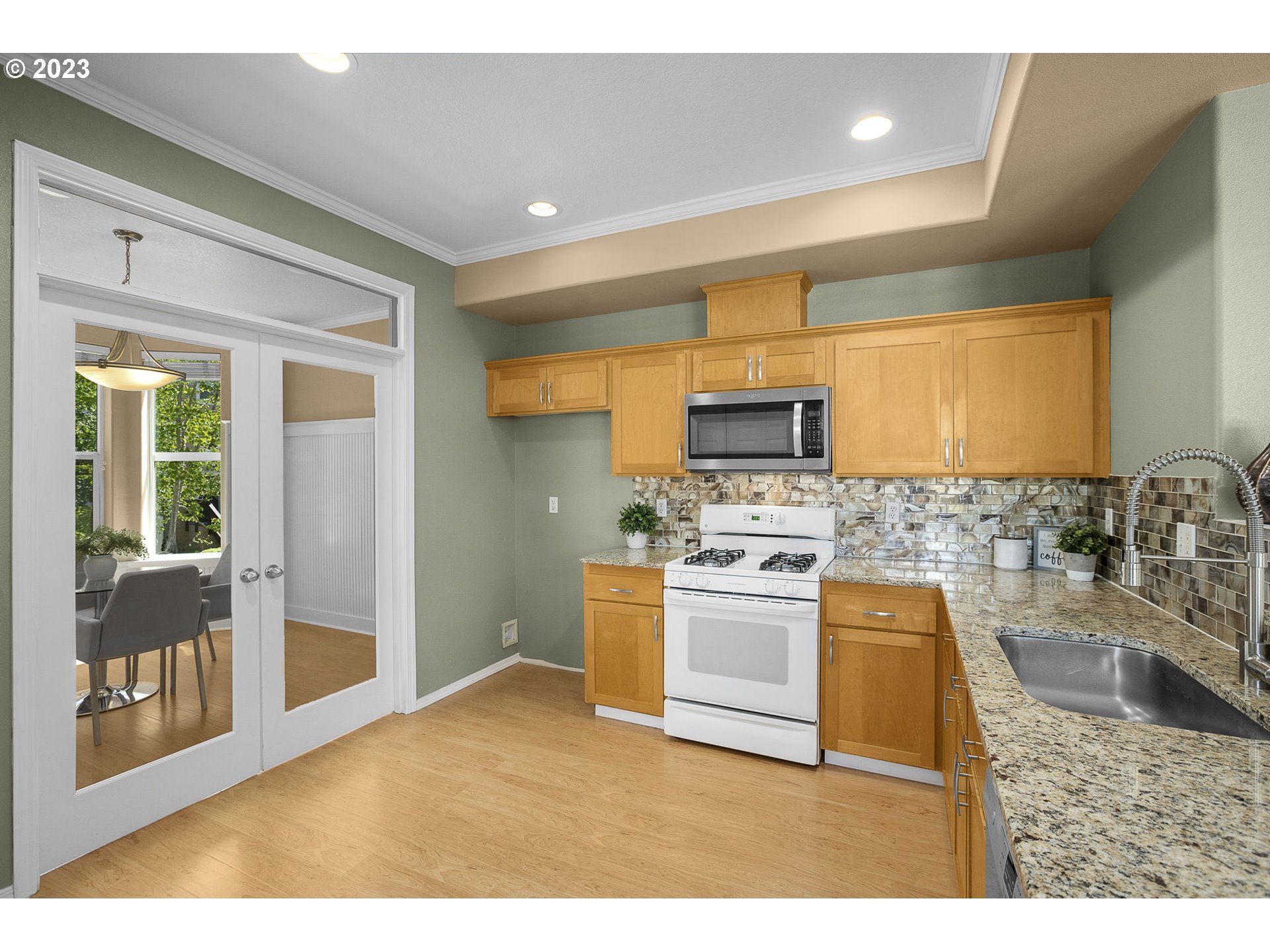 13171 Southwest Raptor Place Tigard, OR 97223 - Photo 12 of 38 Kitchen/Dining Room