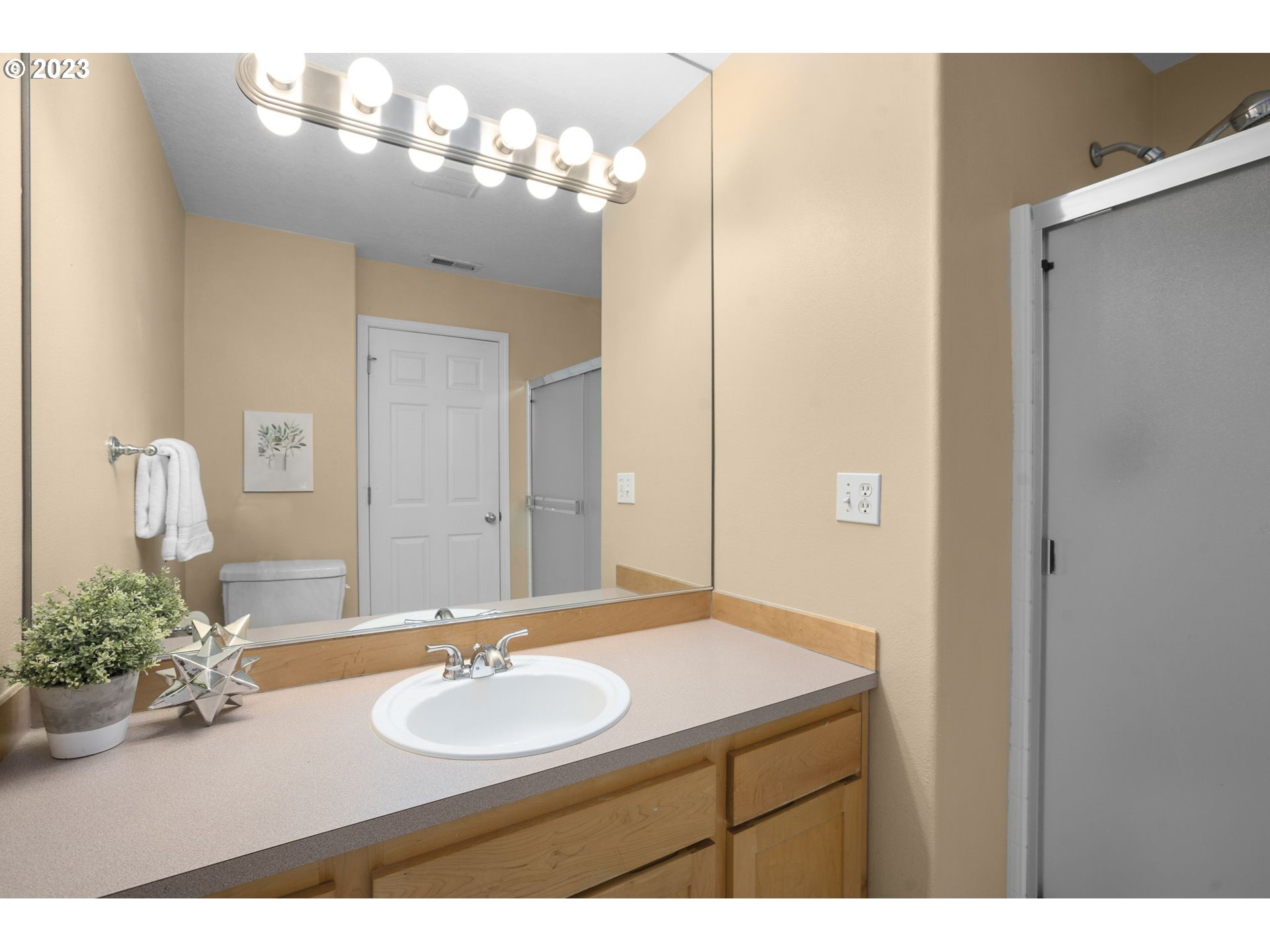 13171 Southwest Raptor Place Tigard, OR 97223 - Photo 19 of 38 Bathroom, Attached