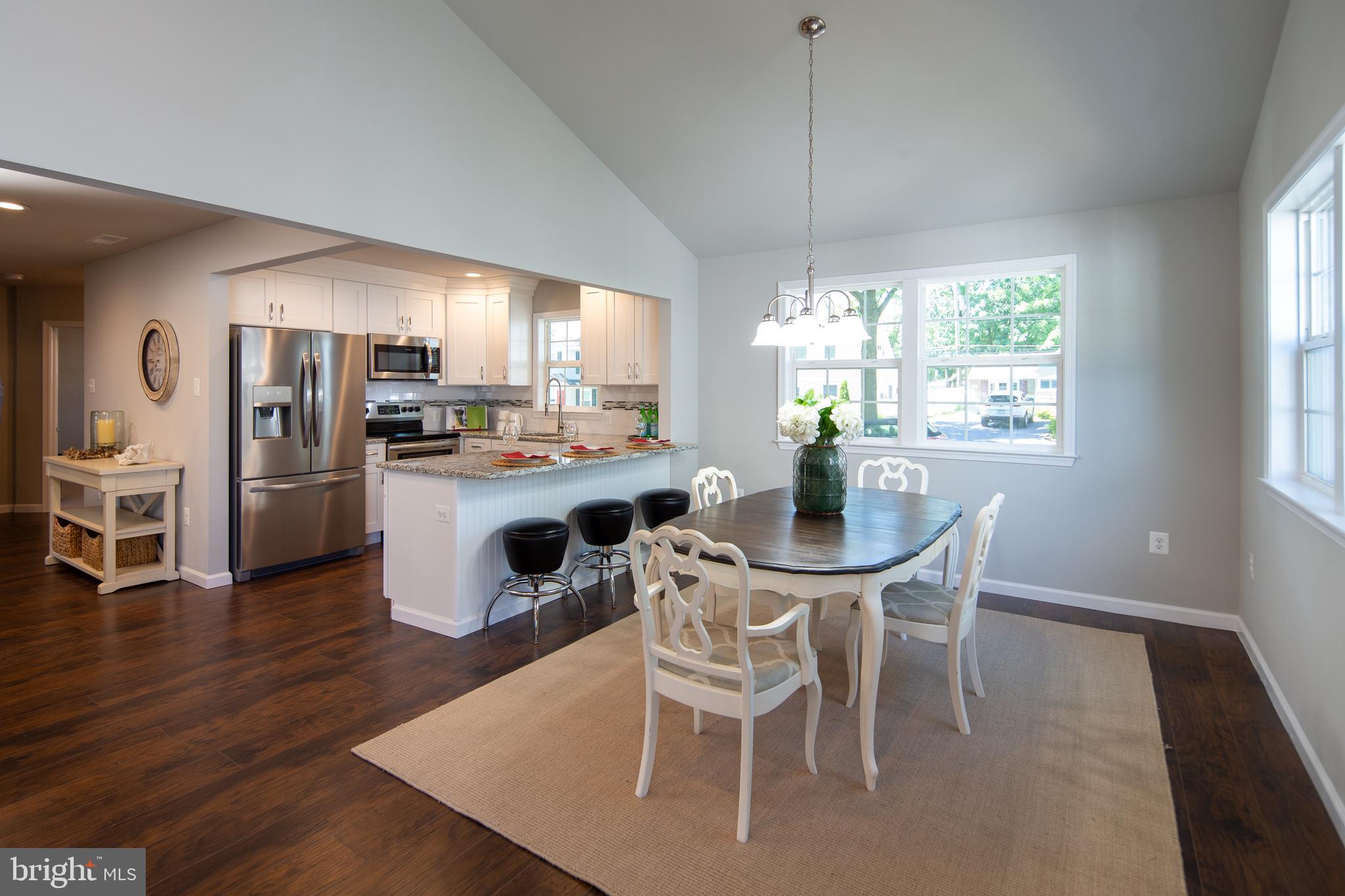 32 Rolling Lane Levittown, PA 19055 - Photo 6 of 36 Kitchen/Dining