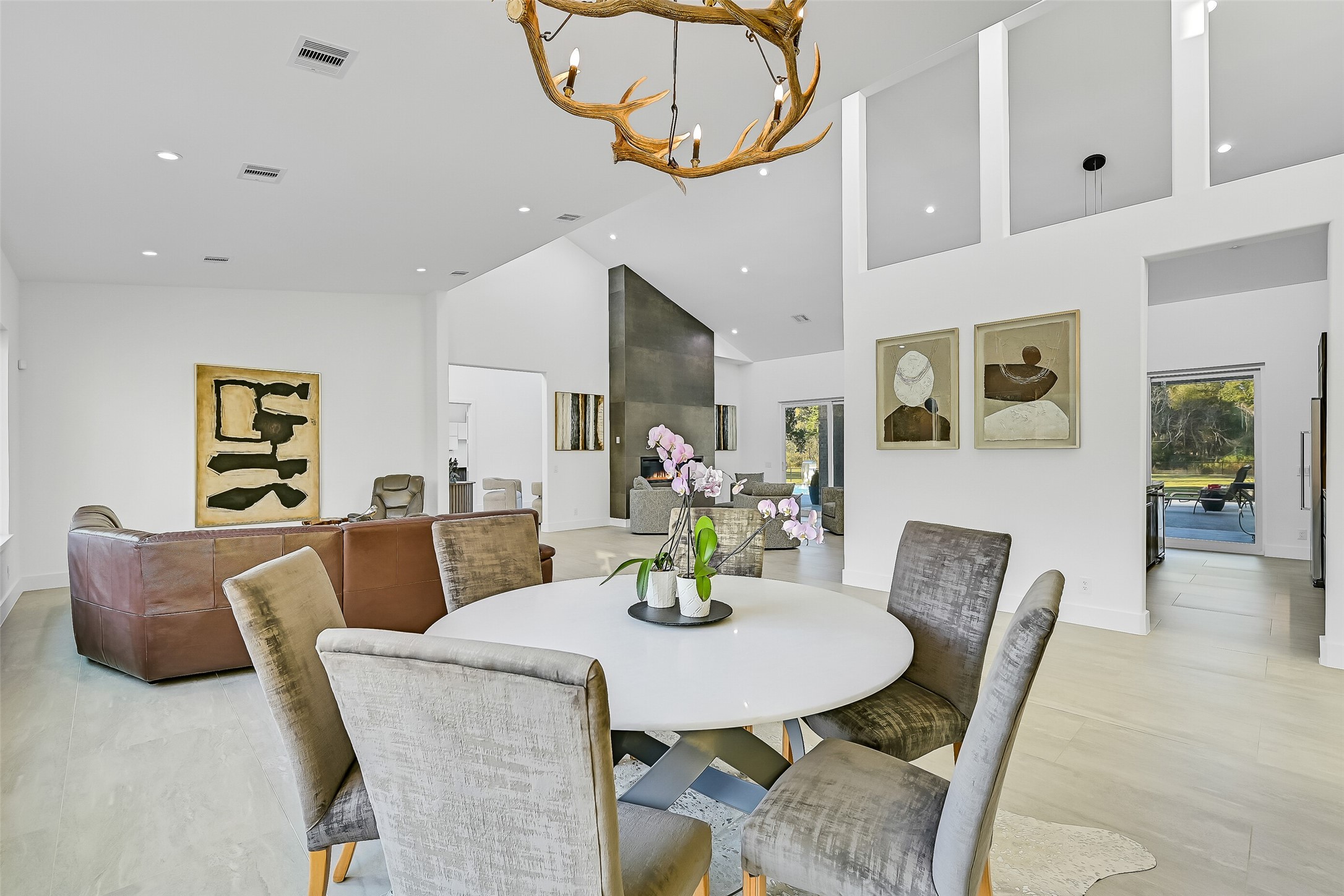 7627 Scott Avenue Manvel, TX 77578 - Photo 10 of 50 a view of a dining room with furniture