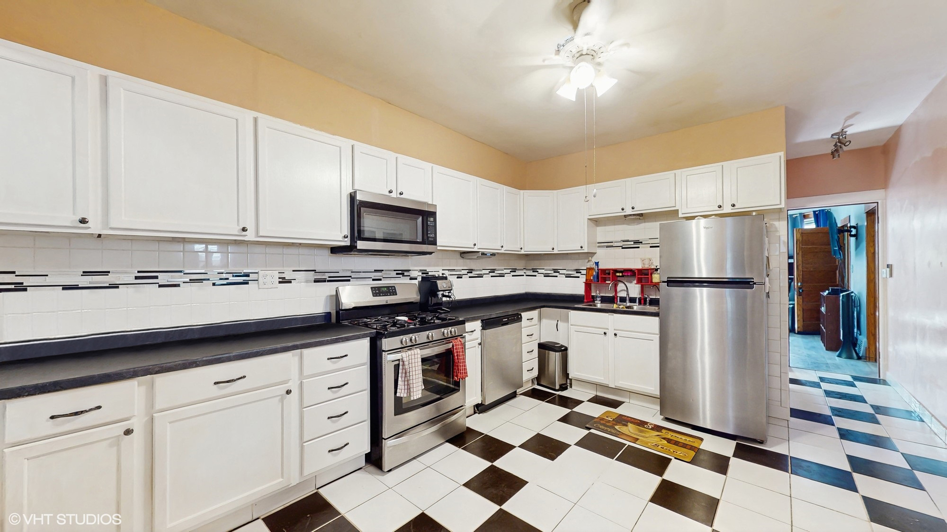 1931 North Harding Avenue Chicago, IL 60647 - Photo 4 of 26