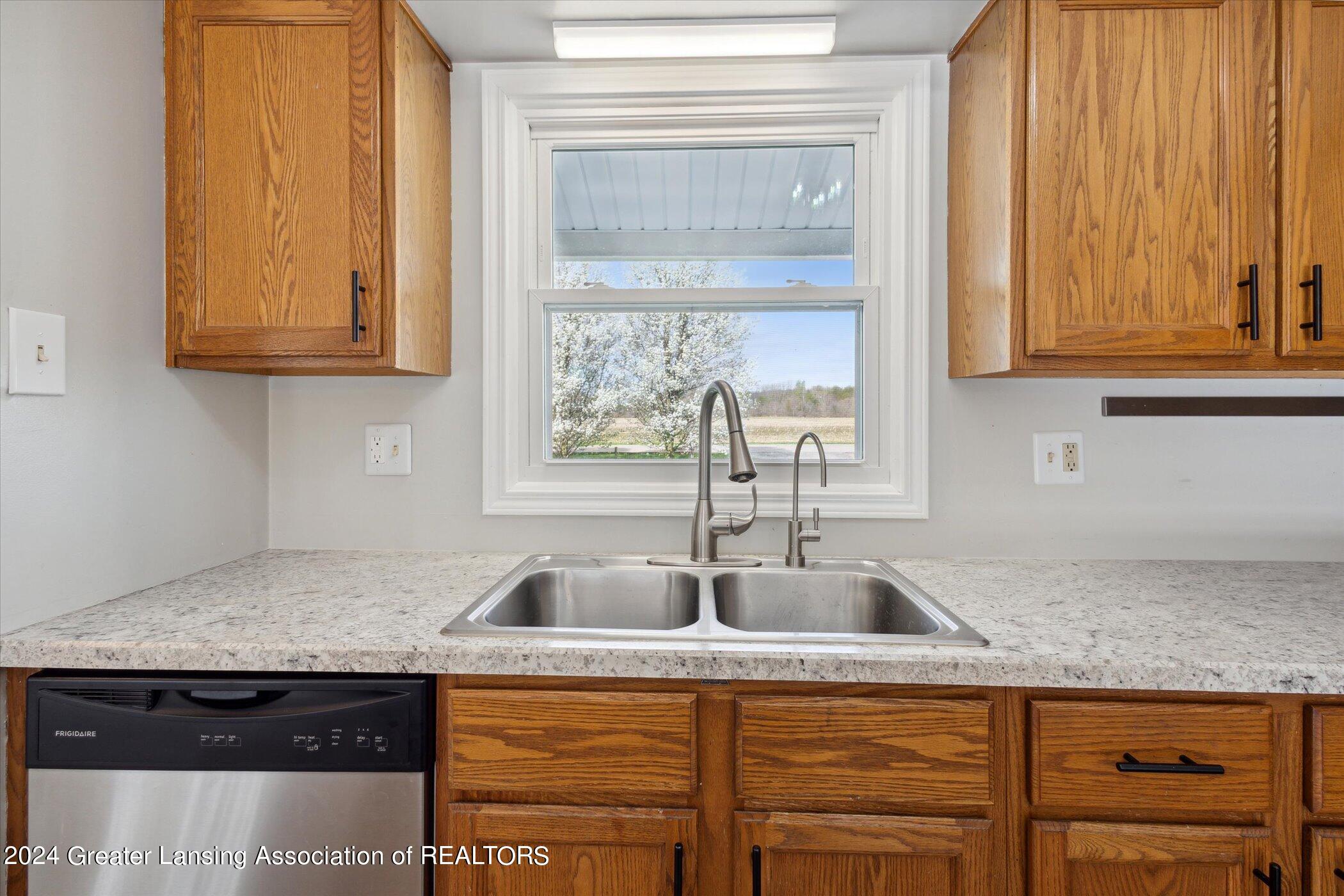 8378 North Cochran Road Grand Ledge, MI 48837 - Photo 11 of 40 13-8378-N-Cochran-Rd-Grand-Ledge-MI-4883