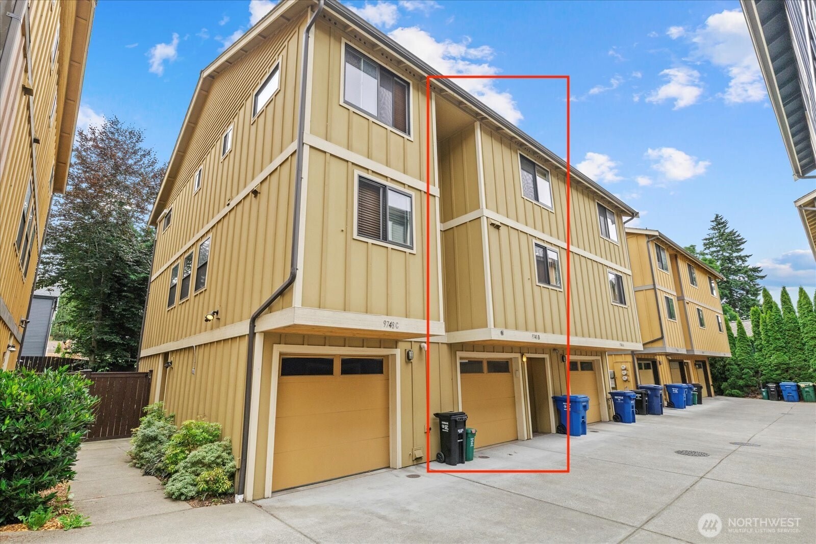 9748 4th Avenue Northwest, Unit B Seattle, WA 98117 - Photo 3 of 24 a view of a large building