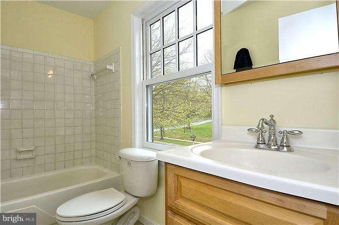 5206 Alta Vista Road Bethesda, MD 20814 - Photo 19 of 26 Bath (Master)