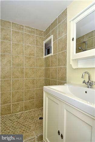 5206 Alta Vista Road Bethesda, MD 20814 - Photo 22 of 26 Bath