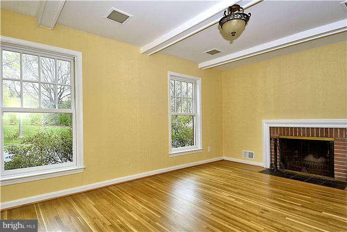 5206 Alta Vista Road Bethesda, MD 20814 - Photo 5 of 26 Living Room