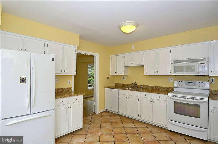 5206 Alta Vista Road Bethesda, MD 20814 - Photo 7 of 26 Kitchen