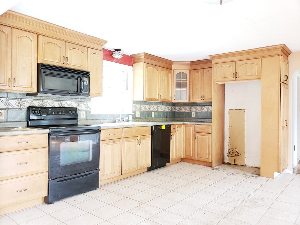 19 Moore Road Westford, MA 01886 - Photo 6 of 12 Gallery Image 6