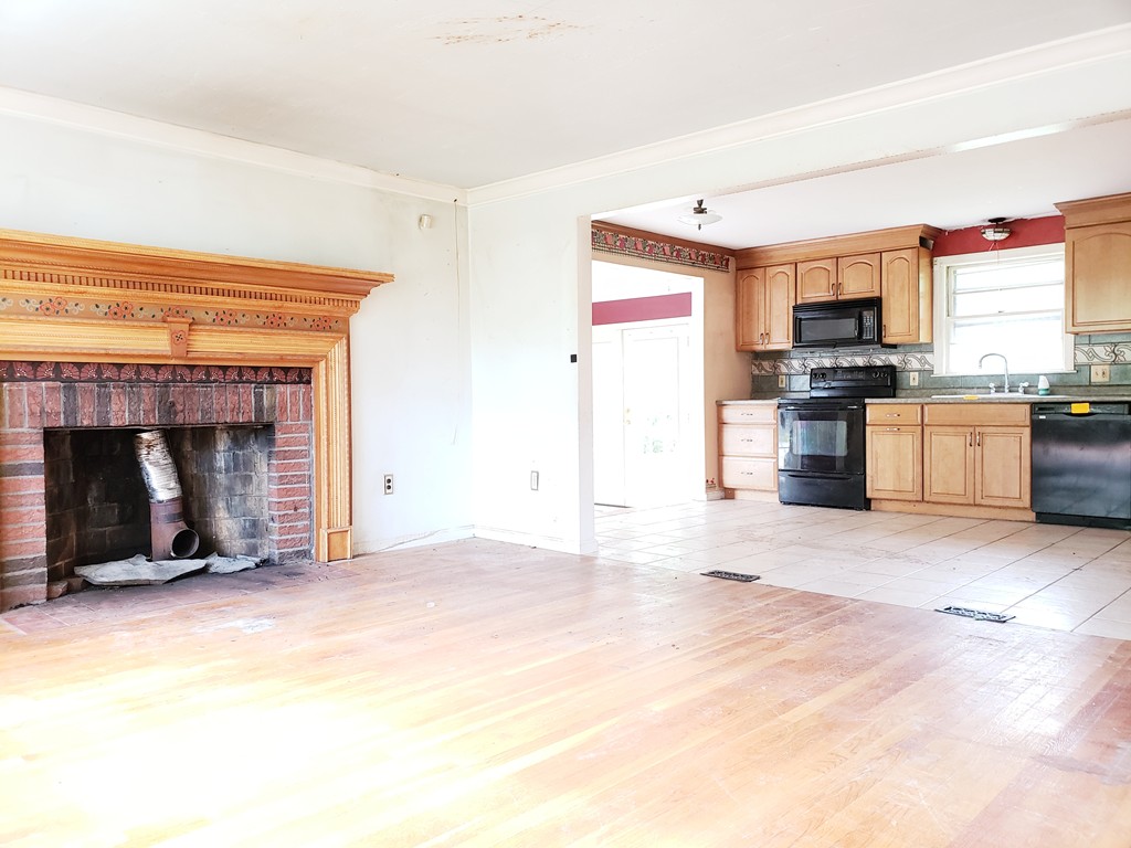 19 Moore Road Westford, MA 01886 - Photo 7 of 12 Gallery Image 7