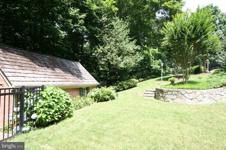 11114 Cripplegate Road Potomac, MD 20854 - Photo 29 of 30 a view of a garden with an outdoor space
