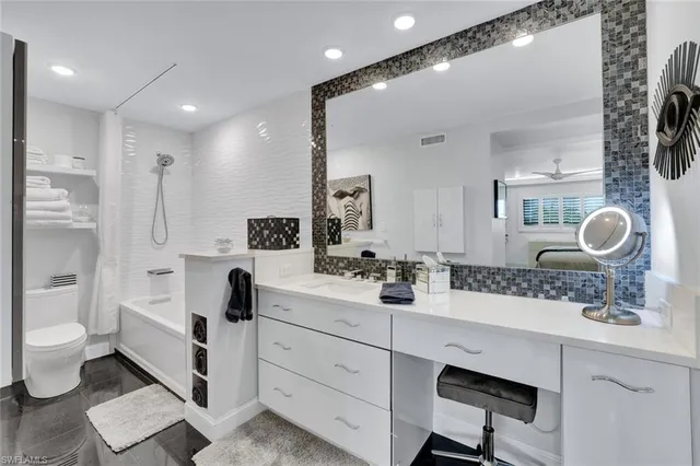 $649,900 | 555 Park Shore Drive, Unit B503, Naples, FL 34103