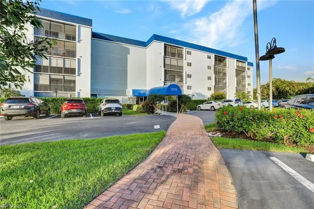$649,900 | 555 Park Shore Drive, Unit B503, Naples, FL 34103