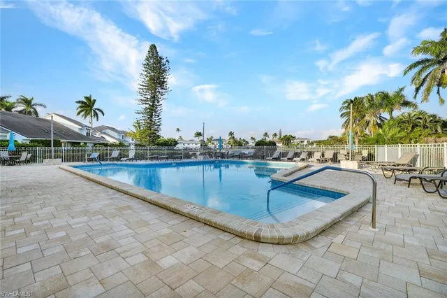 $649,900 | 555 Park Shore Drive, Unit B503, Naples, FL 34103