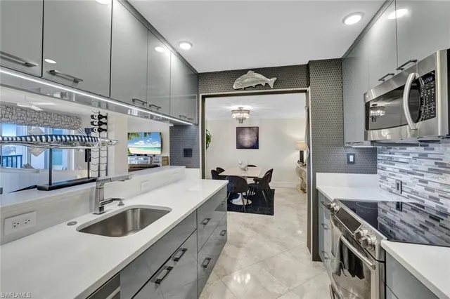 $649,900 | 555 Park Shore Drive, Unit B503, Naples, FL 34103