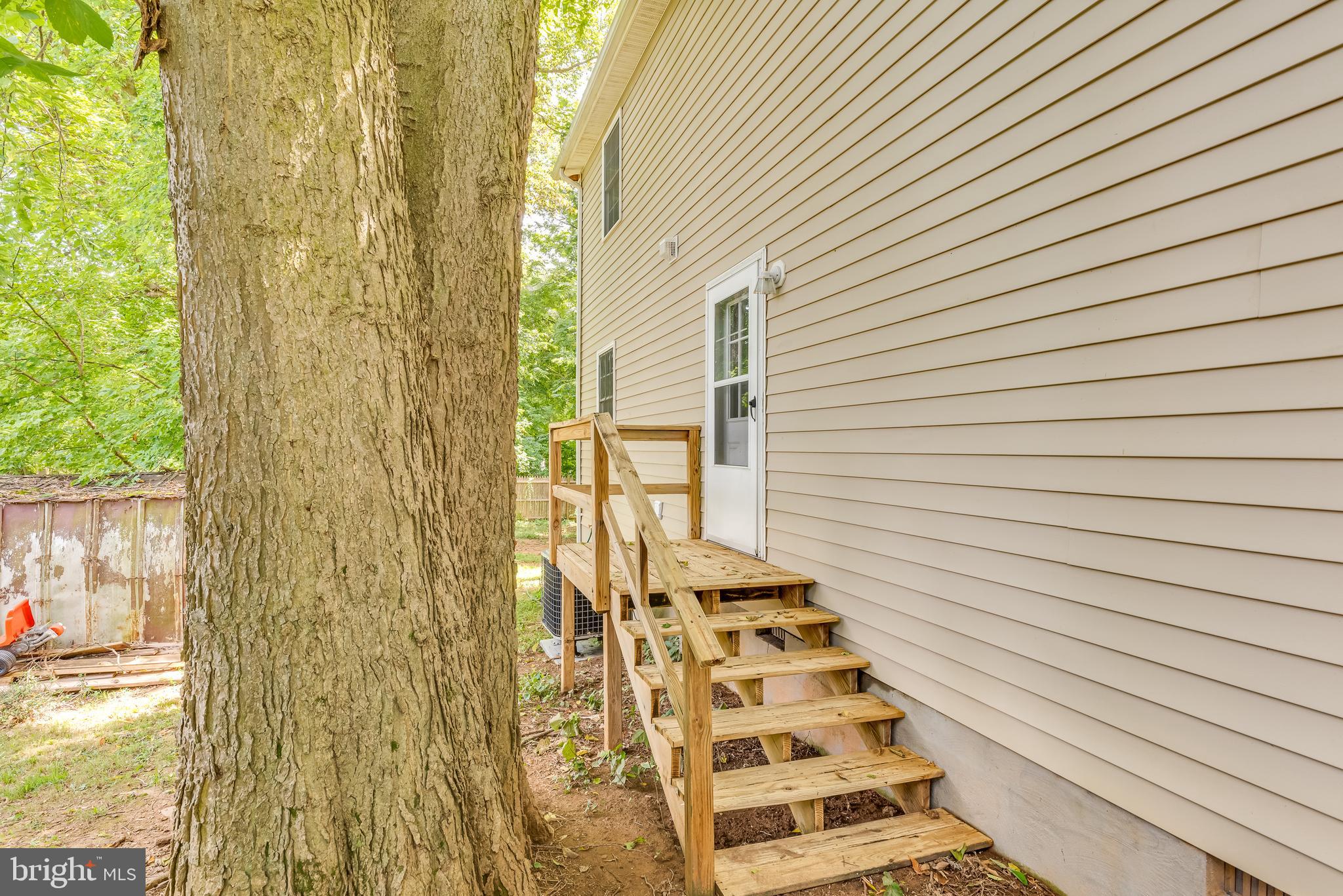 402 Burns Street Ranson, WV 25438 - Photo 2 of 45