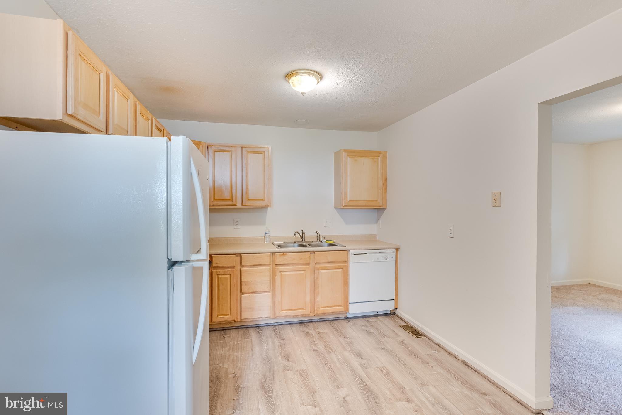 402 Burns Street Ranson, WV 25438 - Photo 11 of 45