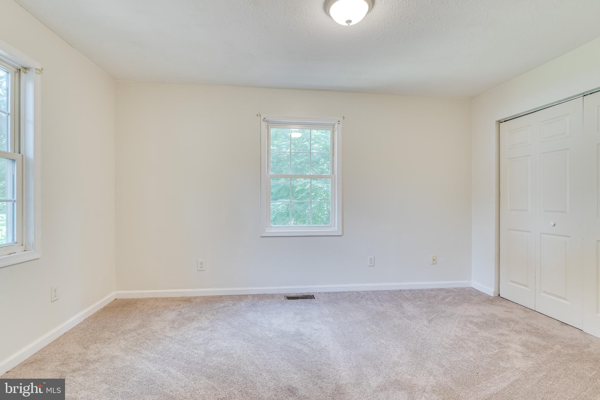 402 Burns Street Ranson, WV 25438 - Photo 17 of 45