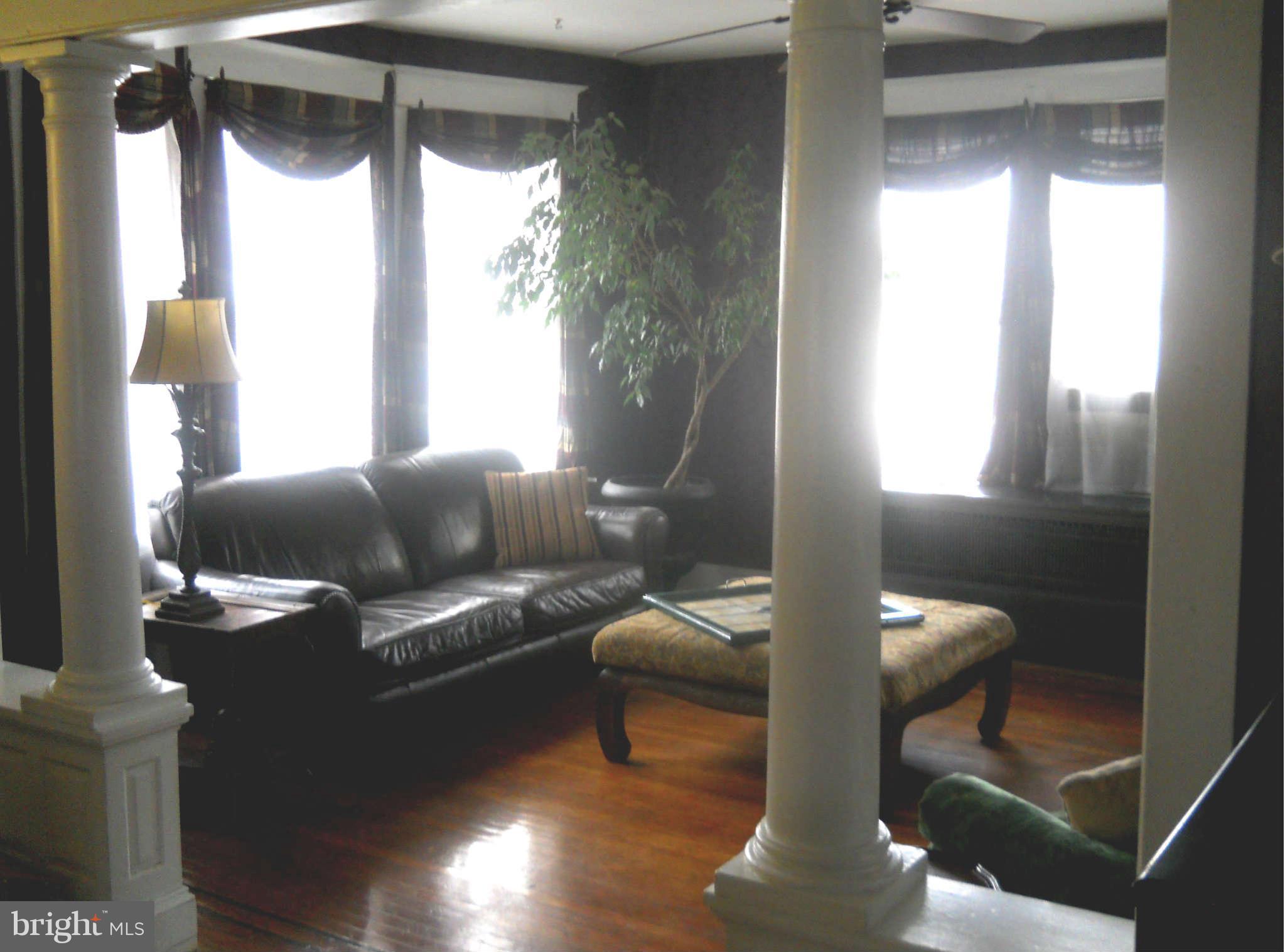 236 Mallow Hill Road Baltimore, MD 21229 - Photo 6 of 25 Dining Room