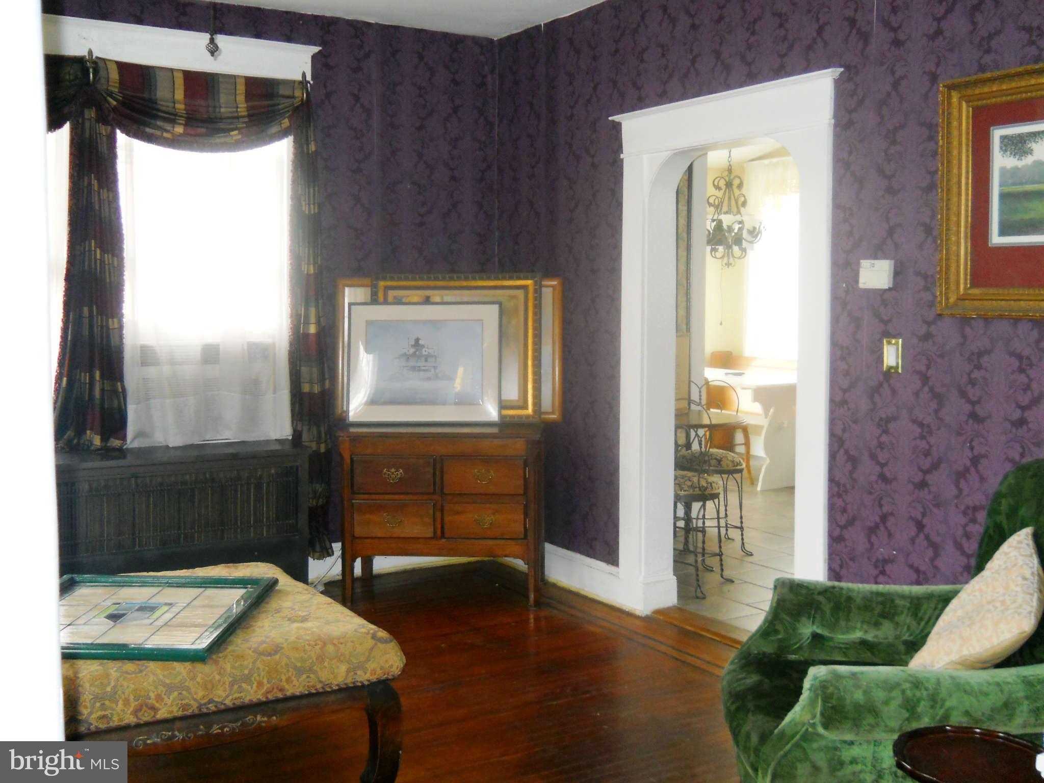 236 Mallow Hill Road Baltimore, MD 21229 - Photo 7 of 25 Dining Room
