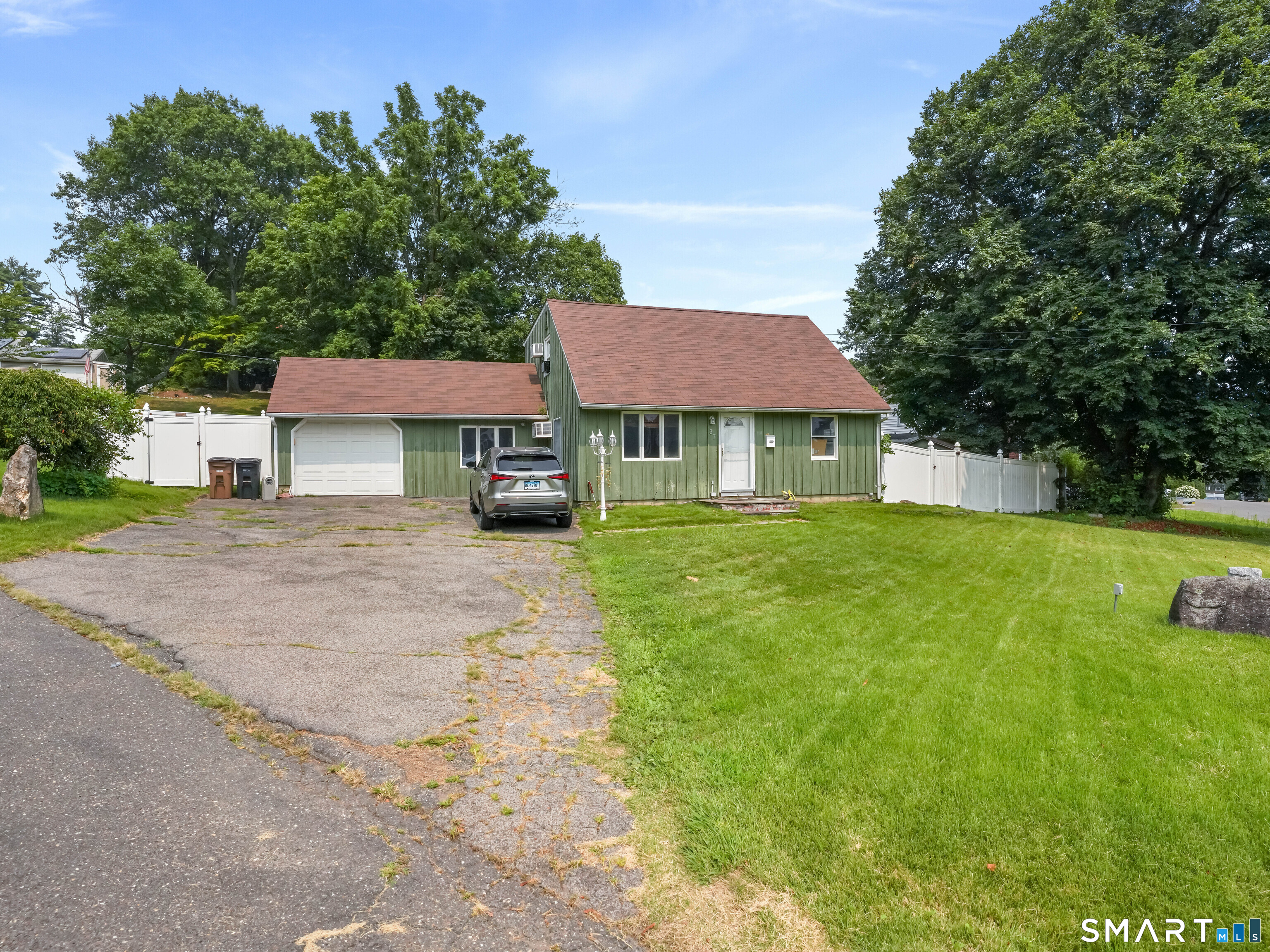 37 Old Barn Road South Stamford, CT 06905 - Photo 9 of 35