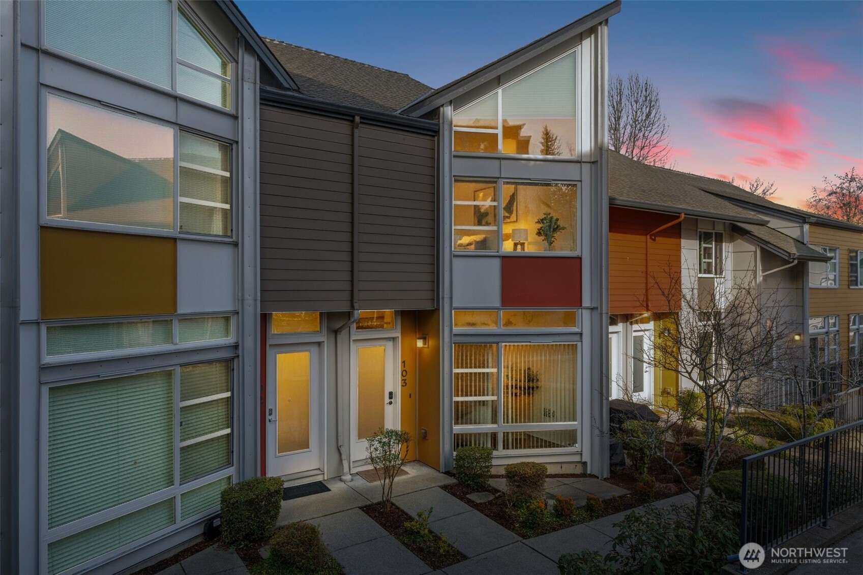 15212 Northeast 81st Way, Unit 103 Redmond, WA 98052 - Photo 2 of 35