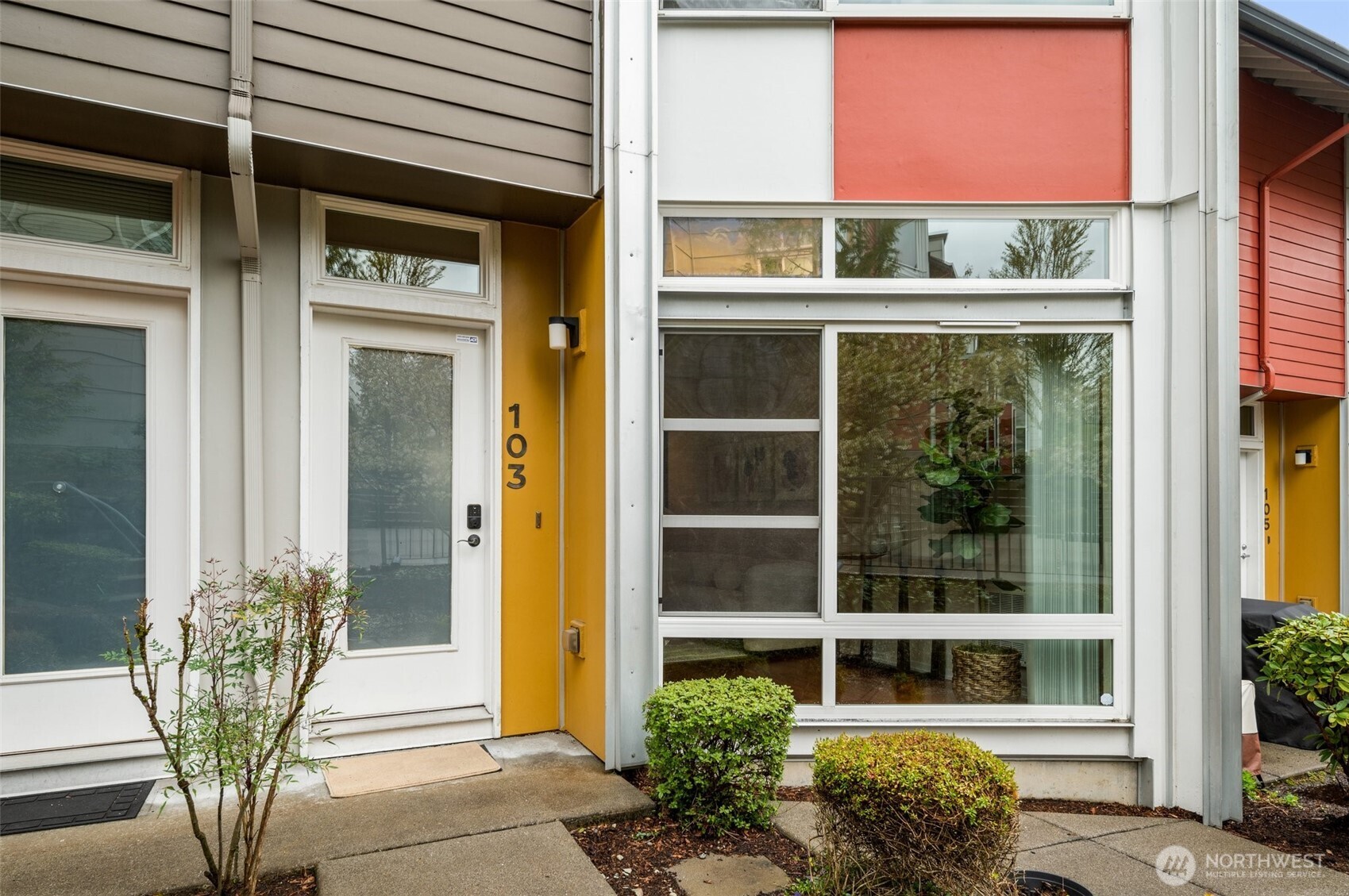 15212 Northeast 81st Way, Unit 103 Redmond, WA 98052 - Photo 3 of 35