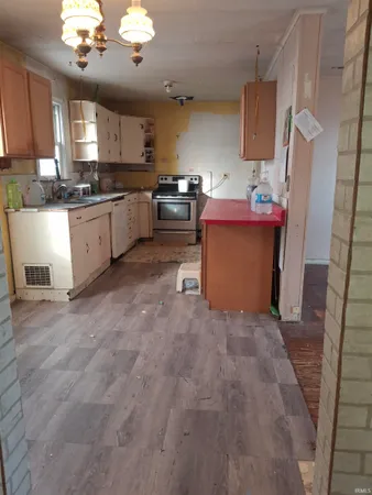 $140,000 | 9015 Highway 63, Perrysville, IN 47974